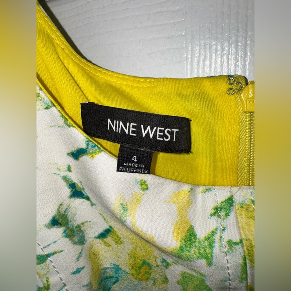 Nine West Floral Fit & Flare Dress with Pockets | Size 4 - Picture 3 of 8